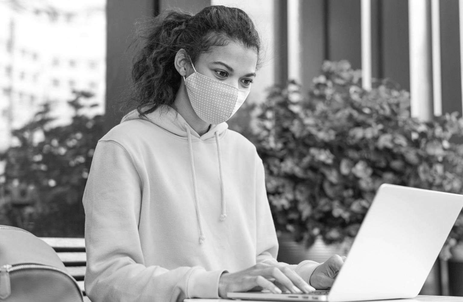 Proceso de análisis financiero detallado con datos reales de negocio